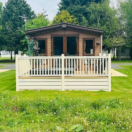 Brooksbank Lodge With Hot Tub Barmby on the Moor Dış mekan fotoğraf