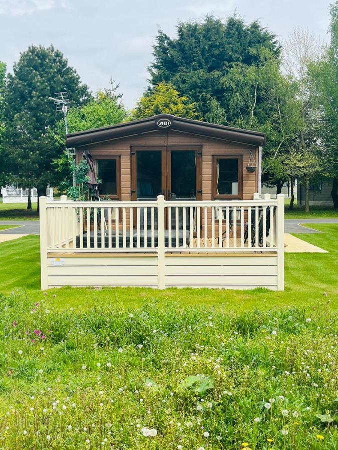 Brooksbank Lodge With Hot Tub Barmby on the Moor Dış mekan fotoğraf